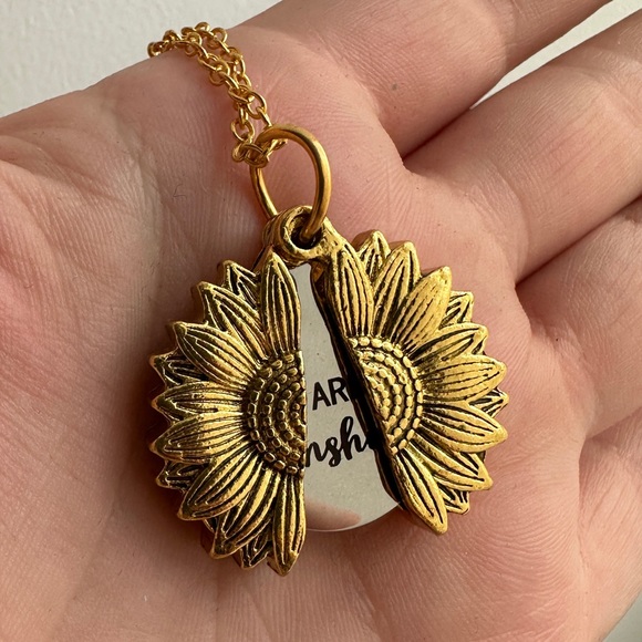 Sunflower and cross bundle - Picture 5 of 9